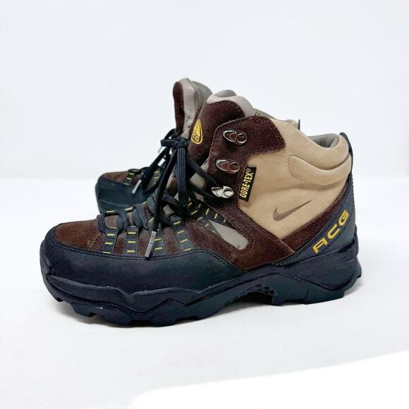 Vintage 2003 Nike ACG Waterproof Goretex Hiking Boots Brown Men’s Size US 7
